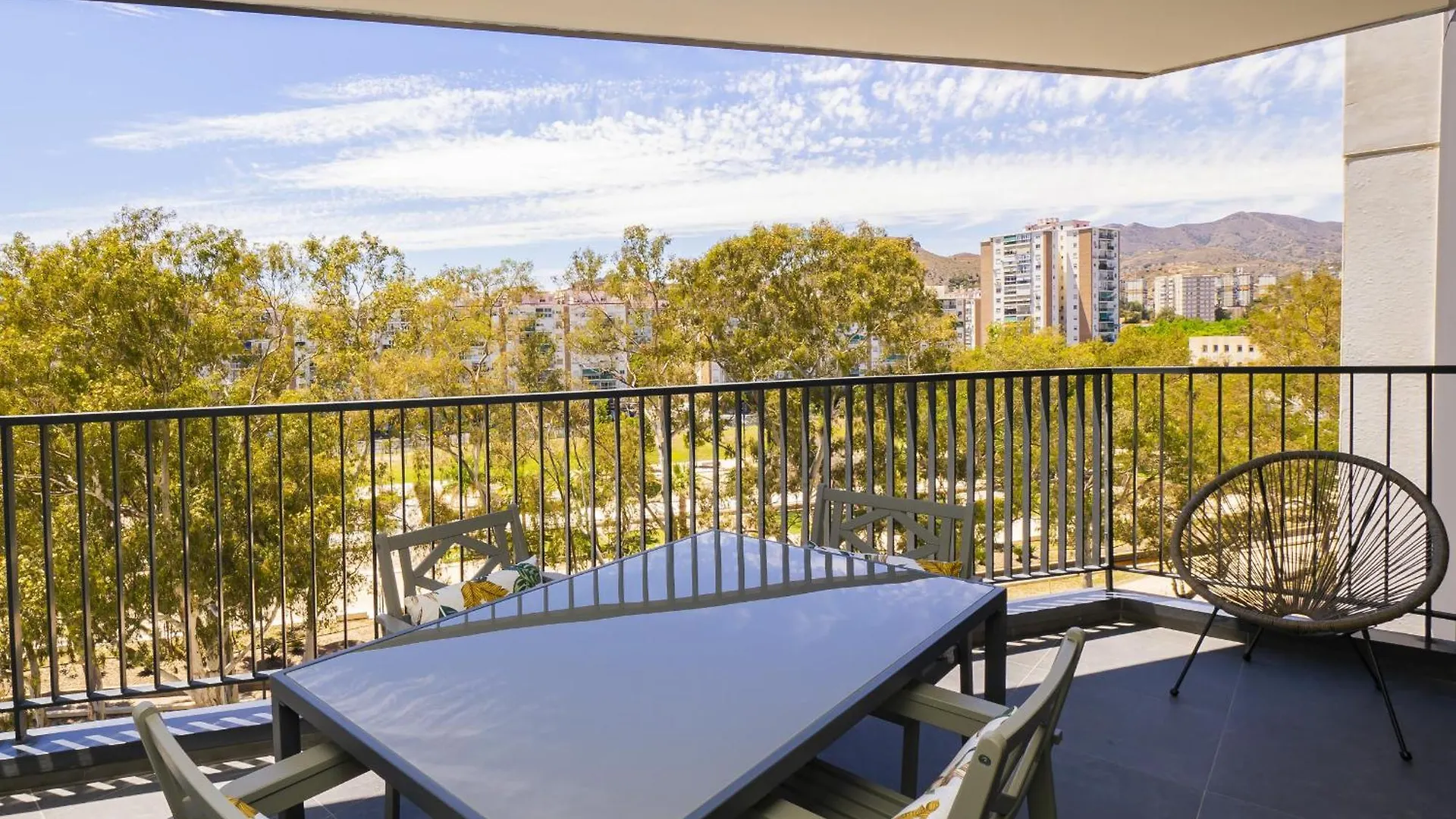 Cubo'S Urban Sky Malaga Apartment West View 5